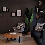Altrove - Modern, Spacious & Apartment