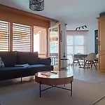 Altrove - Modern, Spacious & Apartment
