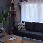 Apartment Altrove - Modern, Spacious &