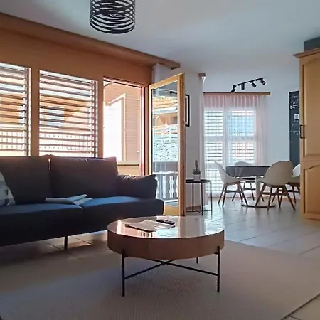 Altrove - Modern, Spacious & Appartement