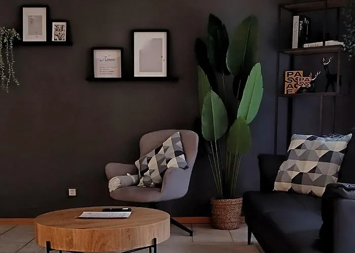 Altrove - Modern, Spacious & Διαμέρισμα